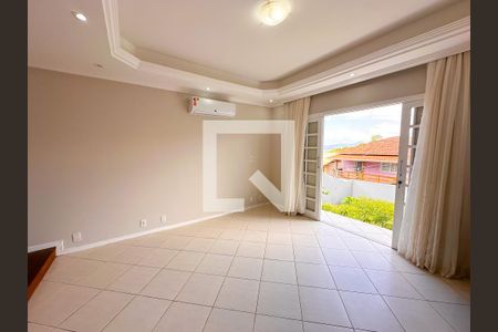Sala de TV de casa para alugar com 2 quartos, 90m² em Centro, São José