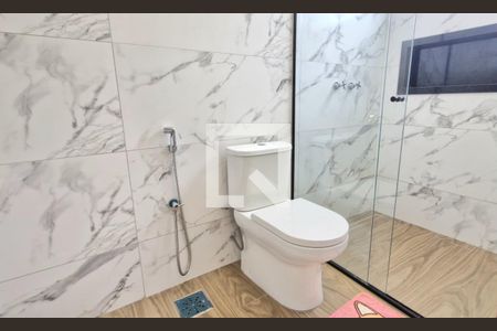 Banheiro Suíte 1 de casa à venda com 4 quartos, 490m² em Célvia, Vespasiano