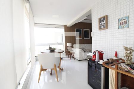 Sala de apartamento para alugar com 3 quartos, 208m² em Jardim Armação, Salvador