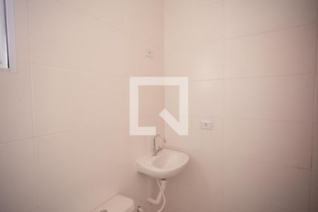 Banheiro de kitnet/studio para alugar com 1 quarto, 31m² em Carandiru, São Paulo