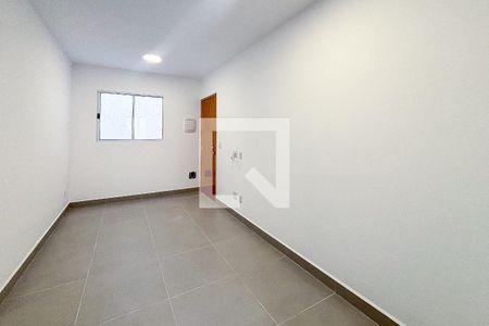 Sala/Cozinha de apartamento para alugar com 2 quartos, 50m² em Vila Paulo Silas, São Paulo
