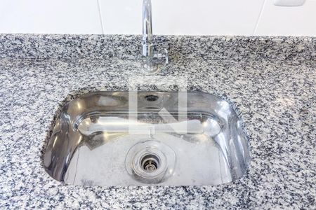 Sala/Cozinha de apartamento para alugar com 2 quartos, 50m² em Vila Paulo Silas, São Paulo