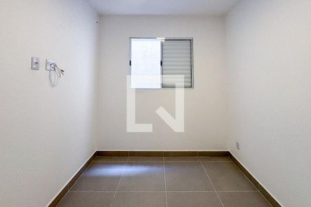 Quarto 1 de apartamento para alugar com 2 quartos, 50m² em Vila Paulo Silas, São Paulo
