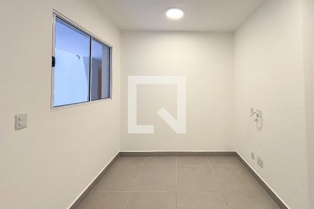 Sala/cozinha de apartamento para alugar com 1 quarto, 33m² em Vila Paulo Silas, São Paulo