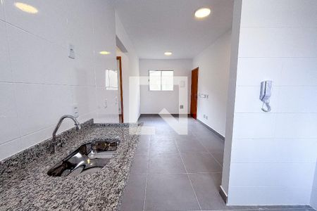 Sala/Cozinha de apartamento para alugar com 2 quartos, 41m² em Vila Paulo Silas, São Paulo
