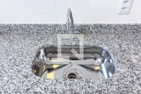 Sala/Cozinha de apartamento para alugar com 2 quartos, 41m² em Vila Paulo Silas, São Paulo