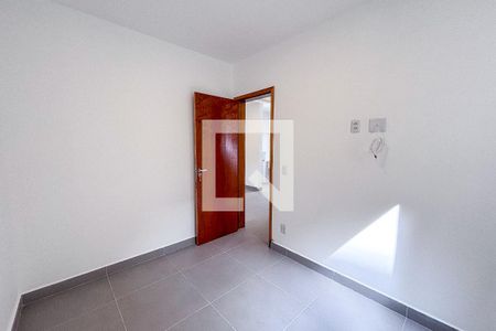 Quarto 1 de apartamento para alugar com 2 quartos, 41m² em Vila Paulo Silas, São Paulo