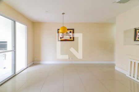 Sala de apartamento para alugar com 3 quartos, 95m² em Jardim Cláudia, São Paulo