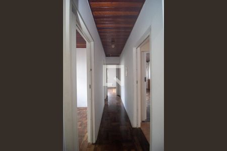 Corredor de casa para alugar com 3 quartos, 140m² em Vila Joao Pessoa, Porto Alegre