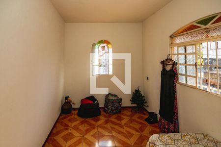 Casa à venda com 4 quartos, 160m² em Planalto, Belo Horizonte