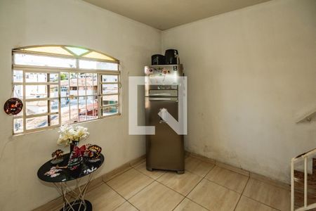 Casa à venda com 4 quartos, 160m² em Planalto, Belo Horizonte