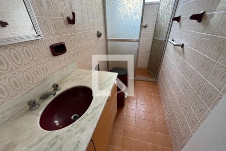 Banheiro de apartamento à venda com 2 quartos, 60m² em Jardim Guanabara, Rio de Janeiro