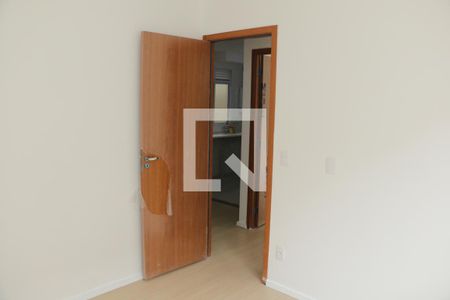 Quarto 1 de apartamento para alugar com 2 quartos, 55m² em Jardim Alvorada, Nova Iguaçu