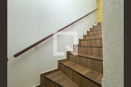 Escada de casa à venda com 3 quartos, 120m² em Macedo, Guarulhos