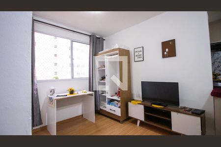 Sala de apartamento para alugar com 2 quartos, 44m² em Colônia (zona Leste), São Paulo