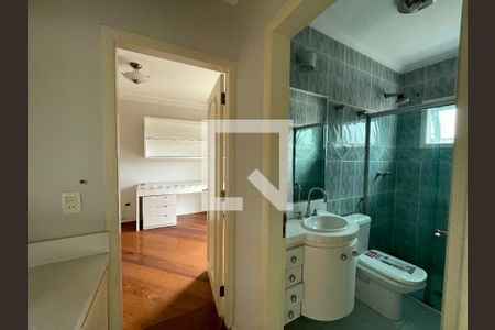 Banheiro Suíte 1 de casa de condomínio para alugar com 5 quartos, 400m² em São Paulo Ii, Cotia