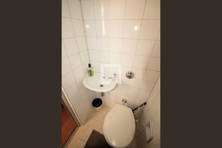 Banheiro de serviço de apartamento à venda com 3 quartos, 100m² em Gutierrez, Belo Horizonte