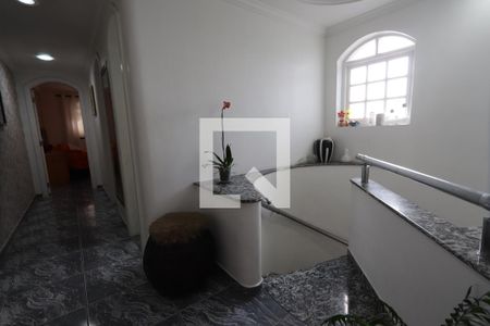 Hall dos Quartos de casa à venda com 3 quartos, 312m² em Jardim Iva, São Paulo