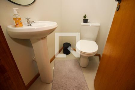 Lavabo de casa de condomínio para alugar com 2 quartos, 55m² em Restinga, Porto Alegre