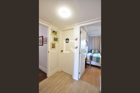 Corredor de apartamento para alugar com 3 quartos, 222m² em Jardim Ampliacao, São Paulo