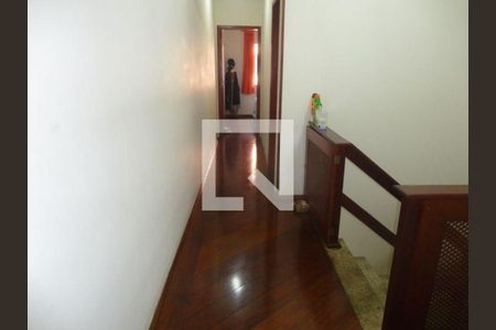 Casa à venda com 3 quartos, 199m² em Jardim das Palmeiras, São Bernardo do Campo