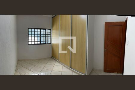 Quarto 1 de casa para alugar com 4 quartos, 250m² em Vila Cristina, Goiânia