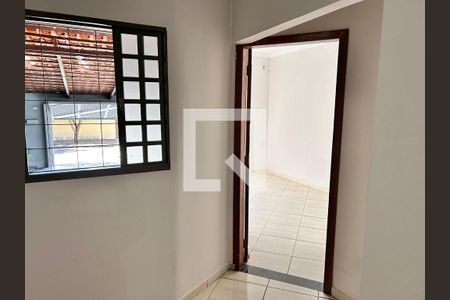 Sala de casa para alugar com 4 quartos, 250m² em Vila Cristina, Goiânia