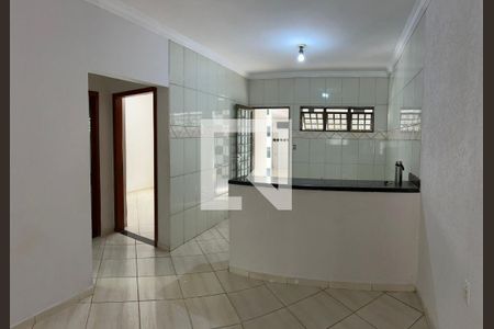 Sala de casa para alugar com 4 quartos, 250m² em Vila Cristina, Goiânia