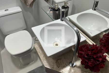 Lavabo de casa de condomínio para alugar com 2 quartos, 98m² em Gonzaga, Santos