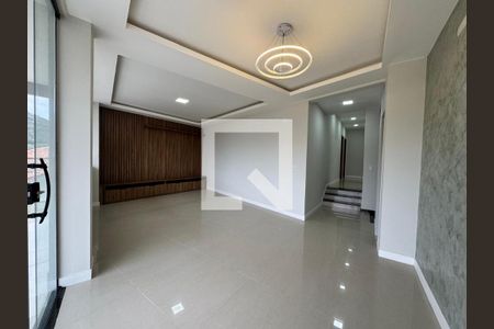 Sala de casa à venda com 5 quartos, 292m² em Santo Antônio, Niterói