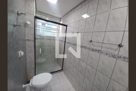 Banheiro de apartamento para alugar com 1 quarto, 40m² em Centro, São Vicente