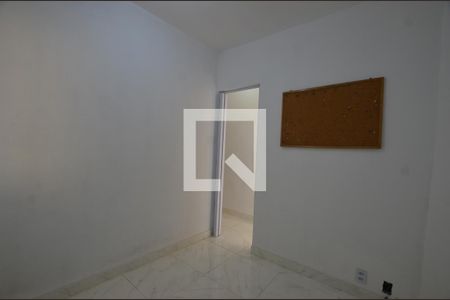 Quarto 2 de apartamento para alugar com 2 quartos, 50m² em Vila Valqueire, Rio de Janeiro