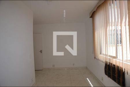 Quarto 1 de apartamento para alugar com 2 quartos, 50m² em Vila Valqueire, Rio de Janeiro