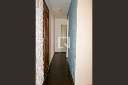 Corredor de apartamento para alugar com 2 quartos, 53m² em Inhaúma, Rio de Janeiro