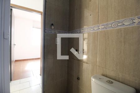 Banheiro de apartamento à venda com 2 quartos, 40m² em Santa Rosa de Lima, Porto Alegre