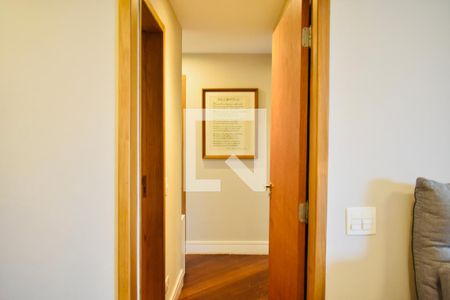 Corredor de apartamento à venda com 3 quartos, 105m² em Vila Clementino, São Paulo