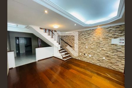 Sala de casa para alugar com 3 quartos, 130m² em Vila Augusta, Guarulhos