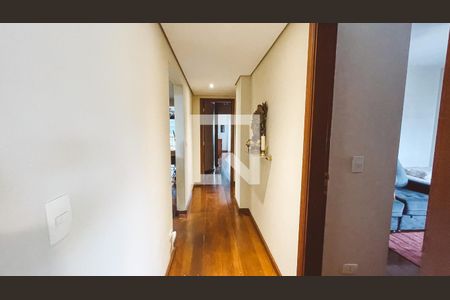 Corredor de apartamento à venda com 3 quartos, 144m² em Santana, São Paulo