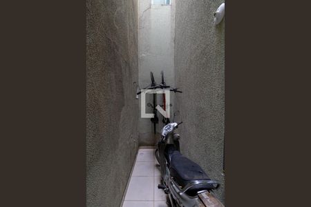 Corredor de casa à venda com 3 quartos, 147m² em Jardim Fernandes, São Paulo