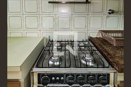 Detalhe da cozinha de apartamento para alugar com 2 quartos, 86m² em Ponta da Praia, Santos