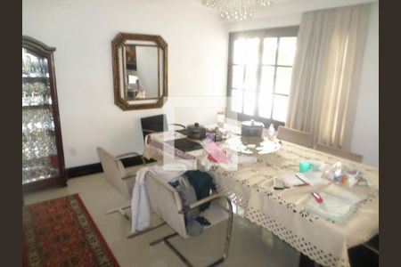 Casa à venda com 6 quartos, 400m² em Interlagos, São Paulo