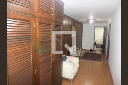 Casa à venda com 6 quartos, 400m² em Interlagos, São Paulo