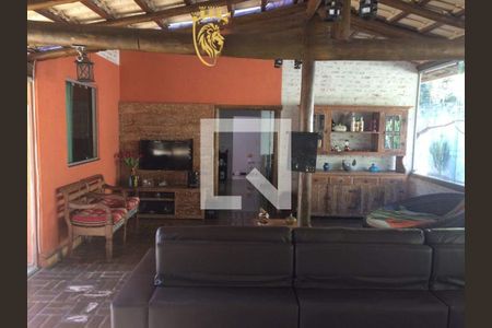 Casa à venda com 4 quartos, 1000m² em Quintas do Jacubá, Contagem