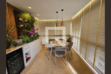 Apartamento à venda com 4 quartos, 215m² em Funcionários, Belo Horizonte