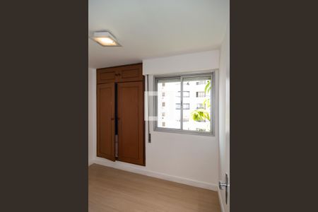 Quarto 1 de apartamento para alugar com 2 quartos, 55m² em Bela Vista, São Paulo