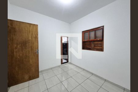 Suíte de casa à venda com 2 quartos, 120m² em Vila Carmosina, São Paulo