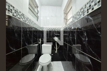 Banheiro da Suíte de casa à venda com 4 quartos, 126m² em Vila Carmosina, São Paulo