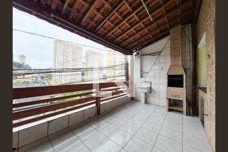 Varanda de casa à venda com 4 quartos, 126m² em Vila Carmosina, São Paulo