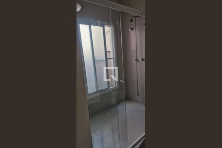 Banheiro de casa de condomínio para alugar com 3 quartos, 300m² em Jardim Bandeirantes, Sorocaba