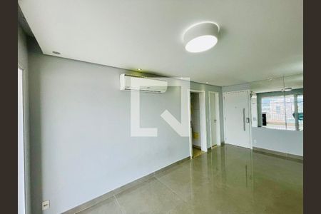 Sala de apartamento para alugar com 3 quartos, 94m² em Jardim Santa Mena, Guarulhos
